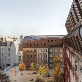 BERLIN METROPOLITAN SCHOOL in Berlin, Germany - by Sauerbruch Hutton at ARKITOK - Photo #9 