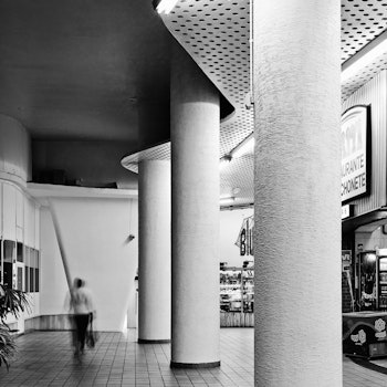 CALIFORNIA BUILDING in São Paulo, Brazil - by Oscar Niemeyer at ARKITOK - Photo #5 