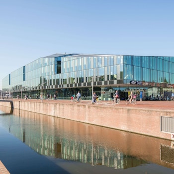 DELFT CITY HALL AND TRAIN STATION in Delft, Netherlands - by Mecanoo architecten at ARKITOK - Photo #14 
