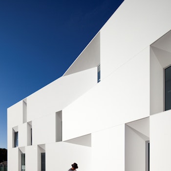 HOUSES FOR ELDERY PEOPLE IN ALCÁCER DO SAL in Alcácer do Sal, Portugal - by Aires Mateus at ARKITOK - Photo #4 