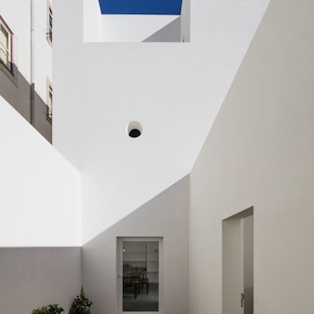 HOUSE IN ALFAMA in Lisbon, Portugal - by Matos Gameiro arquitectos at ARKITOK - Photo #3 