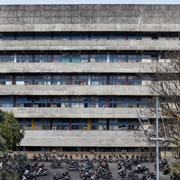 INSTITUTE OF MEDICAL EDUCATION AND RESEARCH  IN CHANDIGARH in Chandigarh, India - by Le Corbusier at ARKITOK - Photo #4 