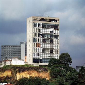 JARAGUÁ BUILDING in São Paulo, Brazil - by Paulo Mendes da Rocha at ARKITOK