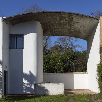 CITÉ FRUGÈS DE PESSAC in Pessac, France - by Le Corbusier at ARKITOK - Photo #4 