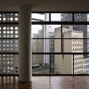 EIFFEL BUILDING in São Paulo, Brazil - by Oscar Niemeyer at ARKITOK - Photo #2 