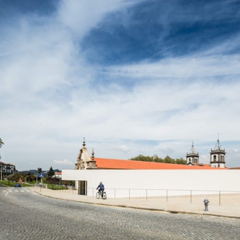 ABADE PEDROSA MUSEUM in Santo Tirso, Portugal - by Álvaro Siza at ARKITOK - Photo #2 