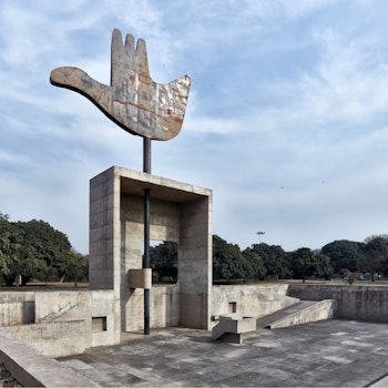 THE MONUMENT OF THE OPEN HAND in Chandigarh, India - by Le Corbusier at ARKITOK - Photo #3 