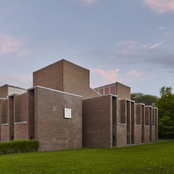 FIRST UNITARIAN CHURCH AND SCHOOL in Rochester, United States - by Louis I. Kahn at ARKITOK - Photo #3 