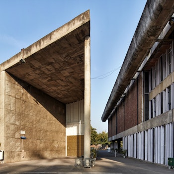 MUSEUM AND ART GALLERY IN CHANDIGARH in Chandigarh, India - by Le Corbusier at ARKITOK - Photo #9 