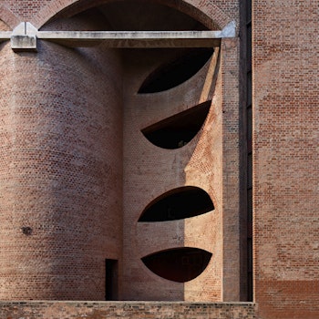 INDIAN INSTITUTE OF MANAGEMENT in Ahmedabad, India - by Louis I. Kahn at ARKITOK - Photo #9 