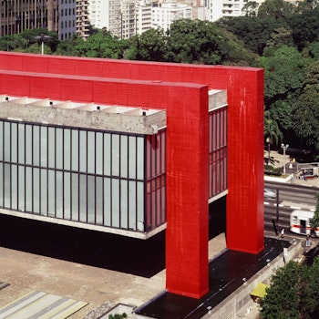 MUSEU DE ARTE DE SÃO PAULO - MASP in São Paulo, Brazil - by Lina Bo Bardi at ARKITOK