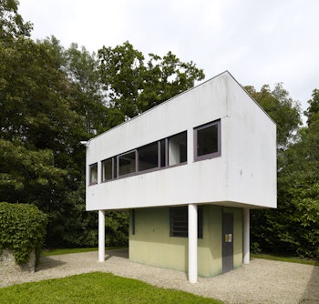 GARDENER HOUSE VILLA SAVOYE in Poissy, France - by Le Corbusier at ARKITOK