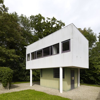 GARDENER HOUSE VILLA SAVOYE in Poissy, France - by Le Corbusier at ARKITOK - Photo #1 