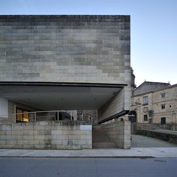 GALICIAN CENTER FOR CONTEMPORARY ART (CGAC) in Santiago de Compostela, Spain - by Álvaro Siza at ARKITOK
