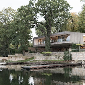 HOUSE BY THE LAKE in Potsdam, Germany - by Carlos Zwick Architekten BDA at ARKITOK - Photo #1 