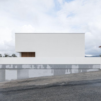 HOUSE IN SANTA MARINHA in Lousada, Portugal - by Helder da Rocha Arquitectos at ARKITOK - Photo #5 
