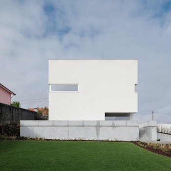 HOUSE IN SANTA MARINHA in Lousada, Portugal - by Helder da Rocha Arquitectos at ARKITOK - Photo #2 