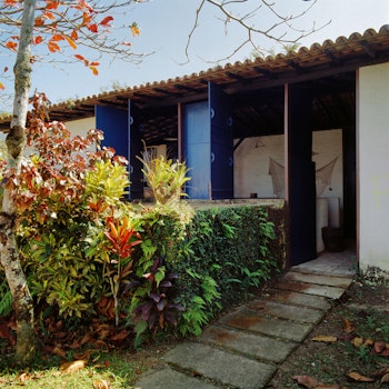 ARTEMIO FURLAN HOUSE in Ubatuba, Brazil - by Paulo Mendes da Rocha at ARKITOK - Photo #6 