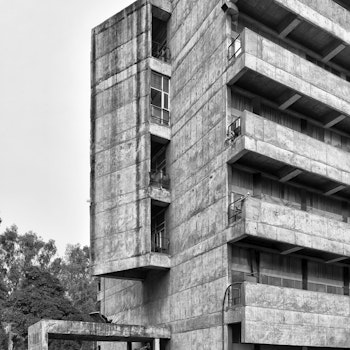 INSTITUTE OF MEDICAL EDUCATION AND RESEARCH  IN CHANDIGARH in Chandigarh, India - by Le Corbusier at ARKITOK - Photo #6 