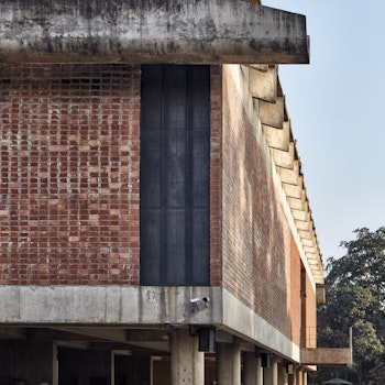MUSEUM AND ART GALLERY IN CHANDIGARH in Chandigarh, India - by Le Corbusier at ARKITOK - Photo #2 
