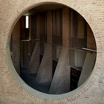 INDIAN INSTITUTE OF MANAGEMENT in Ahmedabad, India - by Louis I. Kahn at ARKITOK - Photo #12 
