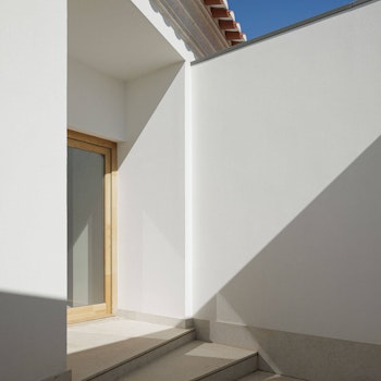 NR PHARMACY in Montelavar, Portugal - by ESQUISSOS – Arquitectura e Consultoria at ARKITOK - Photo #9 