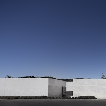 MORTUARY HOUSES OF ALHANDRA in Alhandra, Portugal - by Matos Gameiro arquitectos at ARKITOK - Photo #2 