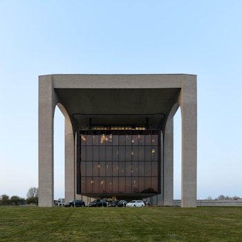 PALAZZO MONDADORI in Milan, Italy - by Oscar Niemeyer at ARKITOK - Photo #7 