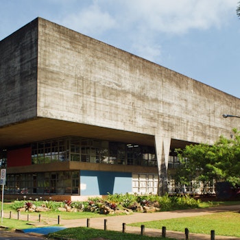 ARCHITECTURE AND URBANISM SCHOOL in São Paulo, Brazil - by João Batista Vilanova Artigas at ARKITOK - Photo #5 