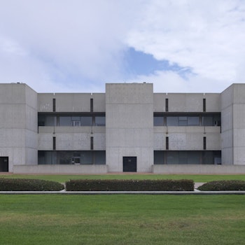 SALK INSTITUTE FOR BIOLOGICAL STUDIES in La Jolla, United States - by Louis I. Kahn at ARKITOK - Photo #8 