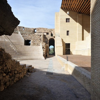 RESTORATION AND REHABILITATION OF THE ROMAN THEATRE in Sagunto, Spain - by Giorgio Grassi at ARKITOK - Photo #5 