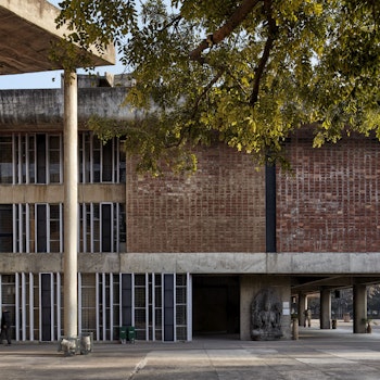 MUSEUM AND ART GALLERY IN CHANDIGARH in Chandigarh, India - by Le Corbusier at ARKITOK - Photo #6 