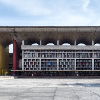 PALACE OF JUSTICE in Chandigarh, India - by Le Corbusier at ARKITOK - Photo #12 