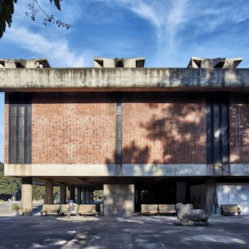 MUSEUM AND ART GALLERY IN CHANDIGARH in Chandigarh, India - by Le Corbusier at ARKITOK - Photo #4 