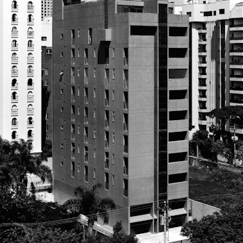ASPEN BUILDING in São Paulo, Brazil - by Paulo Mendes da Rocha at ARKITOK - Photo #4 