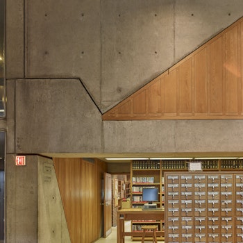 PHILLIPS EXETER ACADEMY LIBRARY in Exeter, United States - by Louis I. Kahn at ARKITOK - Photo #9 